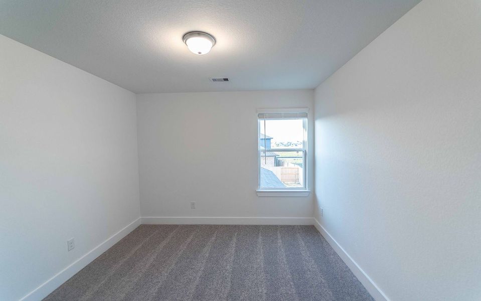 Spacious, unfurnished interior of a new home in River Ranch Meadows, Dayton (Image 19).