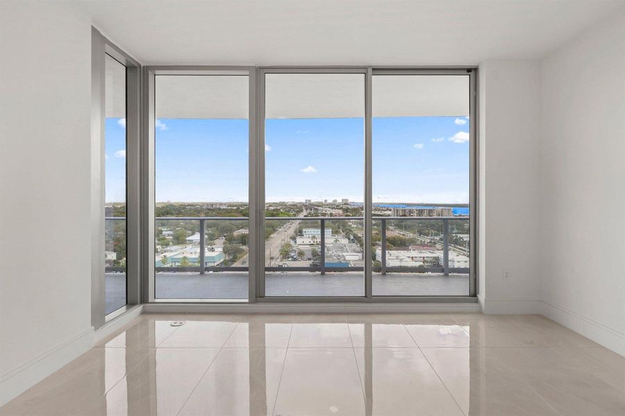 220 Lake Shore Drive - 5.jpg-SMALL 220 Lake Shore Drive - 5.jpg-SMALL