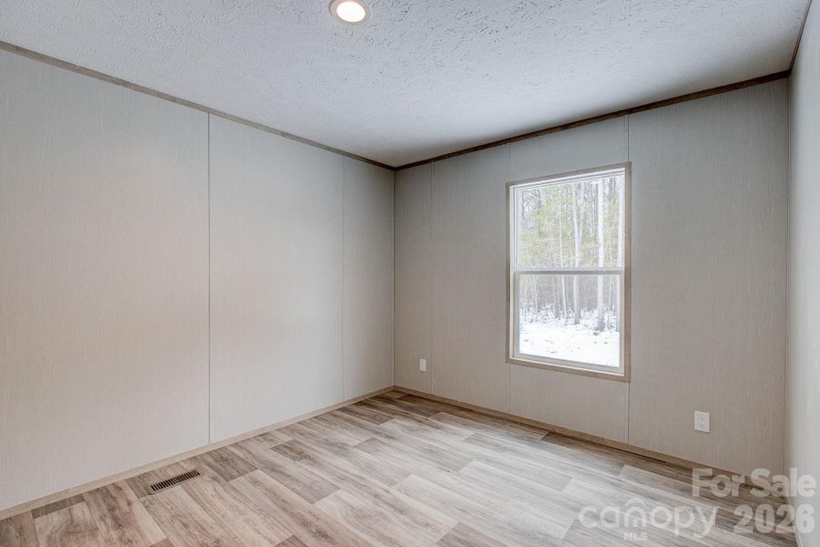 Spacious, unfurnished interior of a new home in , Chester (Image 33).