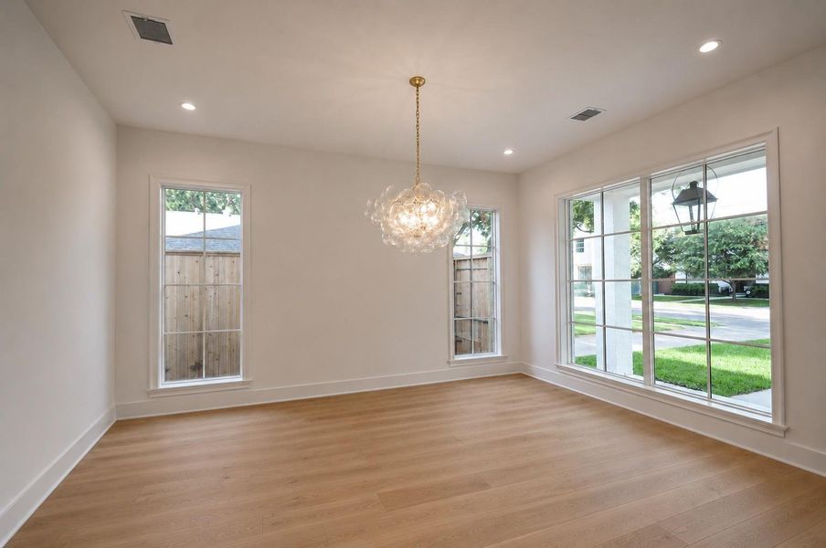 Spacious, unfurnished interior of a new home in , Houston (Image 20).