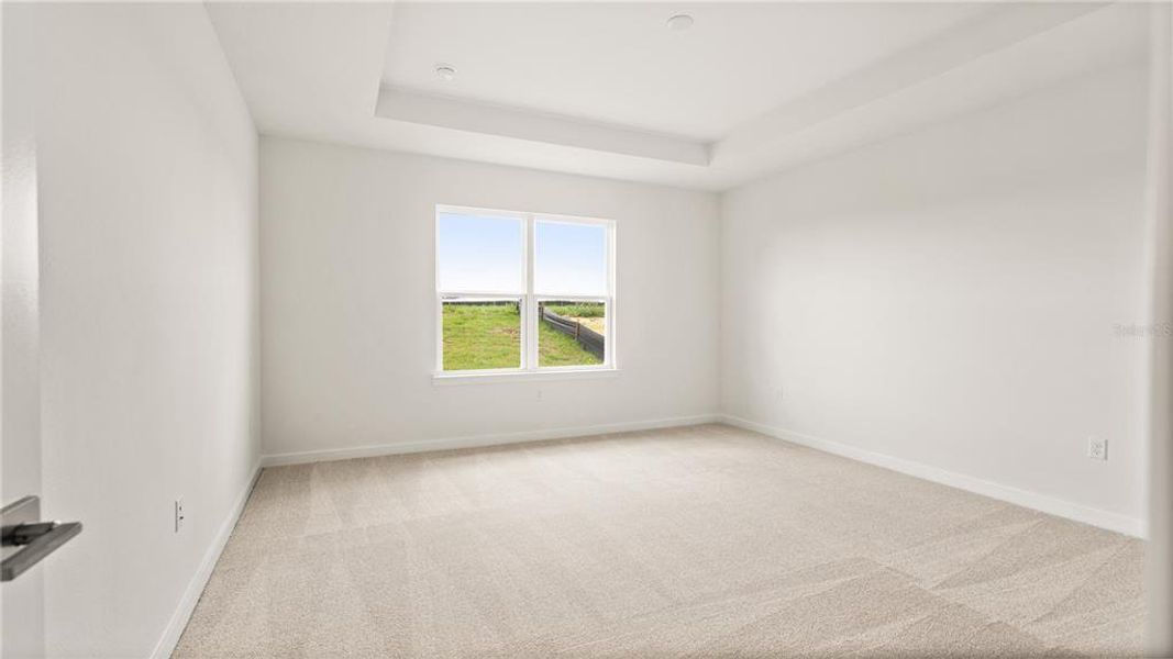 Spacious, unfurnished interior of a new home in Hamilton Bluff, Lake Hamilton (Image 19).