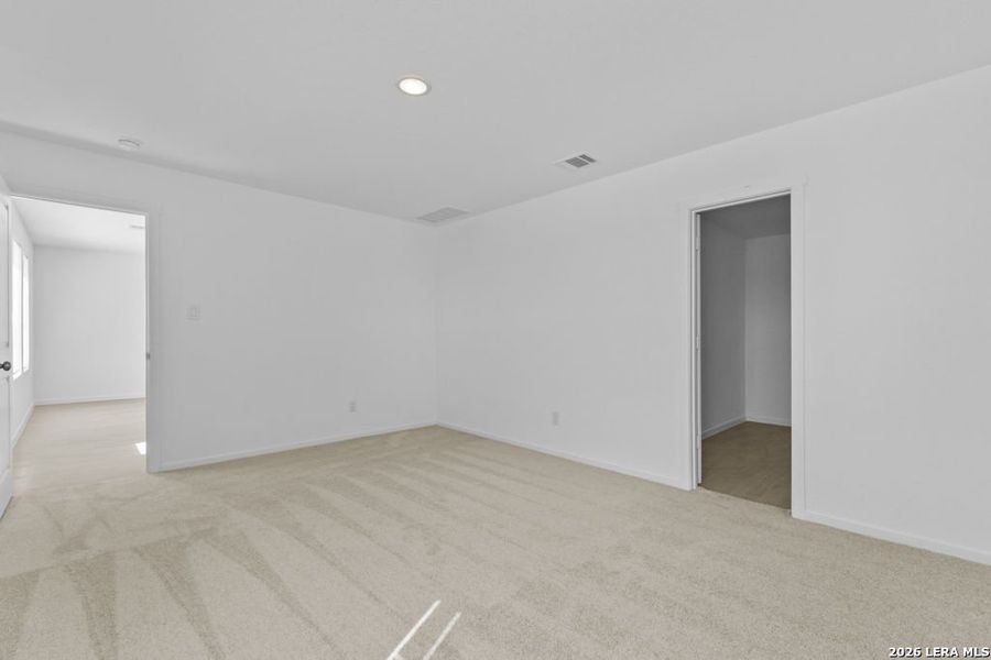 Spacious, unfurnished interior of a new home in Grace Valley, Marion (Image 10).