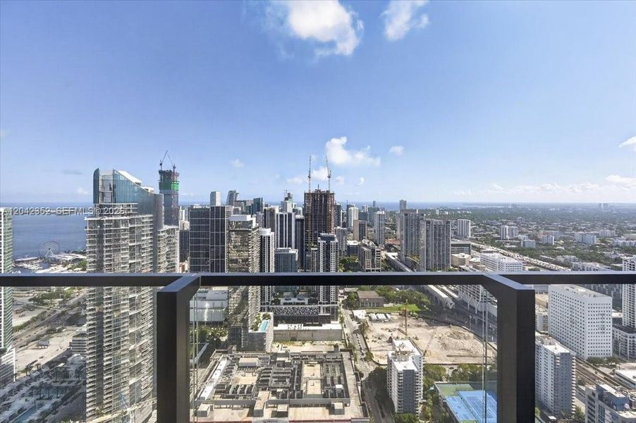 Condo located in Miami, FL showcasing its design and architecture (Image 23).
