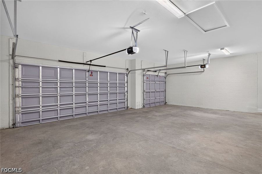Spacious, unfurnished interior of a new home in Cape Coral, Cape Coral (Image 35).