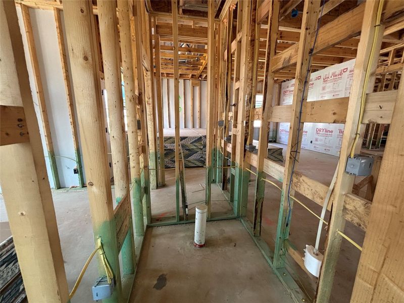 Spacious, unfurnished interior of a new home in Berry Creek Highlands, Georgetown (Image 21).