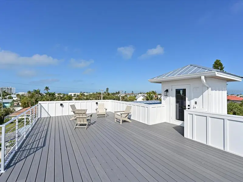 Exterior details and patio area of a home in , Holmes Beach (Image 3).