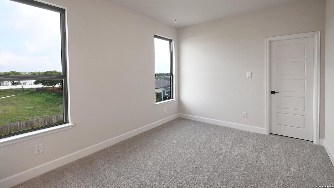 Spacious, unfurnished interior of a new home in Cibolo Valley Heights, Cibolo (Image 11).