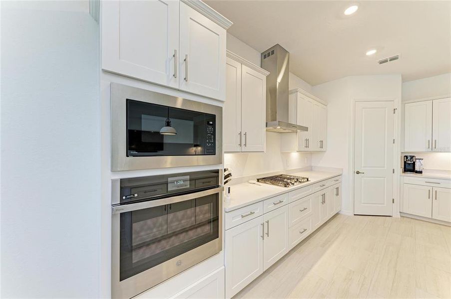 Furnished interior view inside a new home in Calusa Country Club, Lakewood Ranch (Image 10).