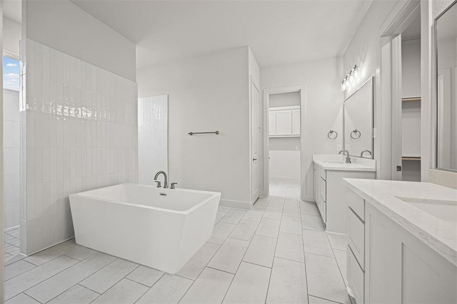 Furnished interior view inside a new home in Tuscan Estates (1 Acre Lots), Waxahachie (Image 13).