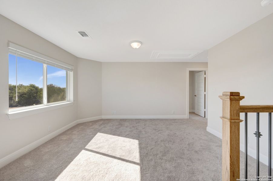 Spacious, unfurnished interior of a new home in Davis Ranch 50', San Antonio (Image 28).