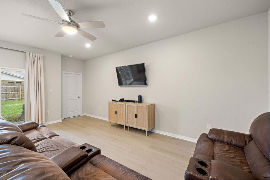 Furnished interior view inside a new home in Rolling Glen, Hutto (Image 10).