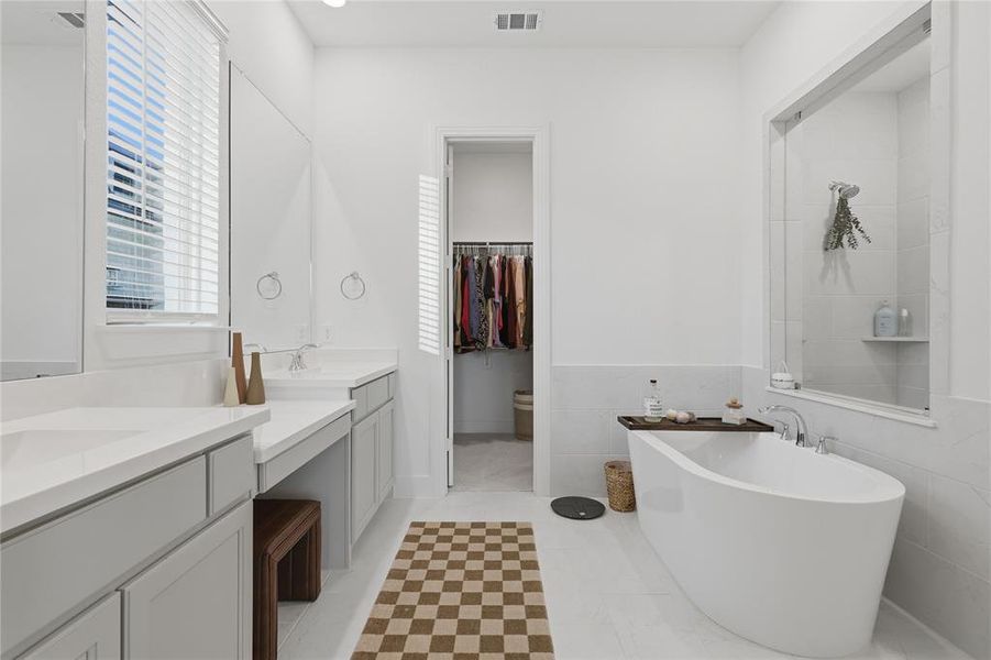 Furnished interior view inside a new home in Sonoma Verde, McLendon-Chisholm (Image 8).