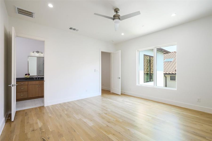 Spacious, unfurnished interior of a new home in , University Park (Image 21).