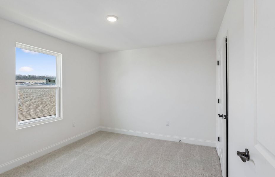 Spacious, unfurnished interior of a new home in Del Webb Southern Harmony, Murfreesboro (Image 18).