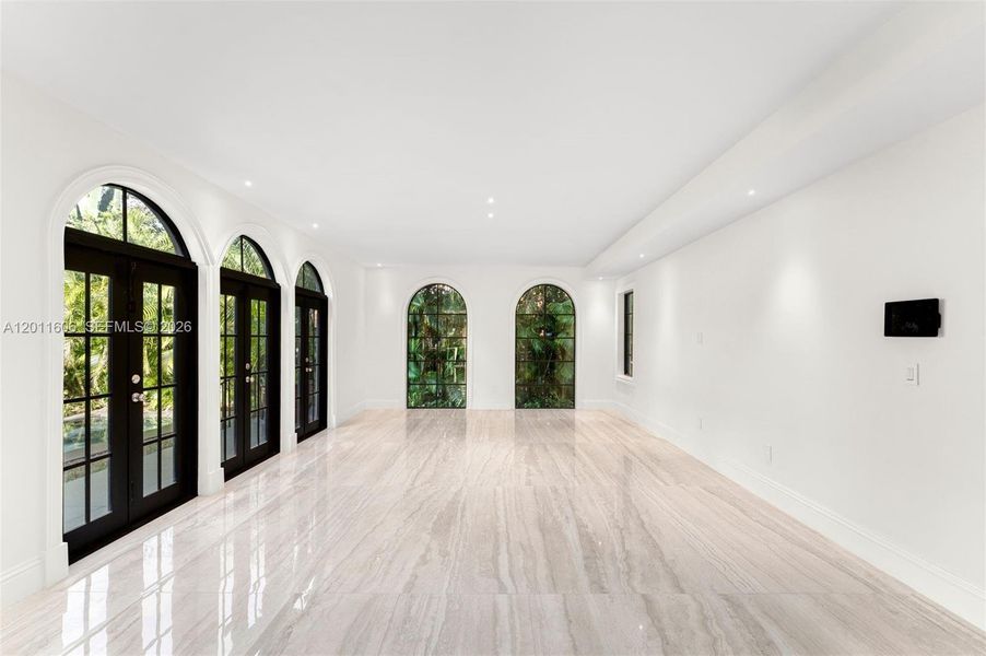 Spacious, unfurnished interior of a new home in , Miami (Image 43).