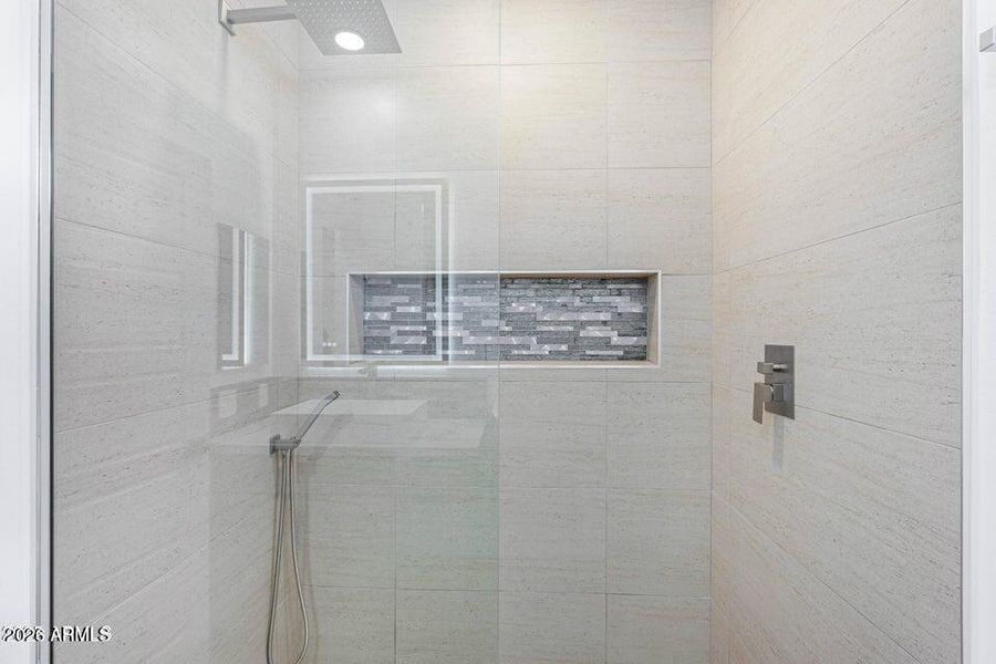 20251020231613174809000000-o