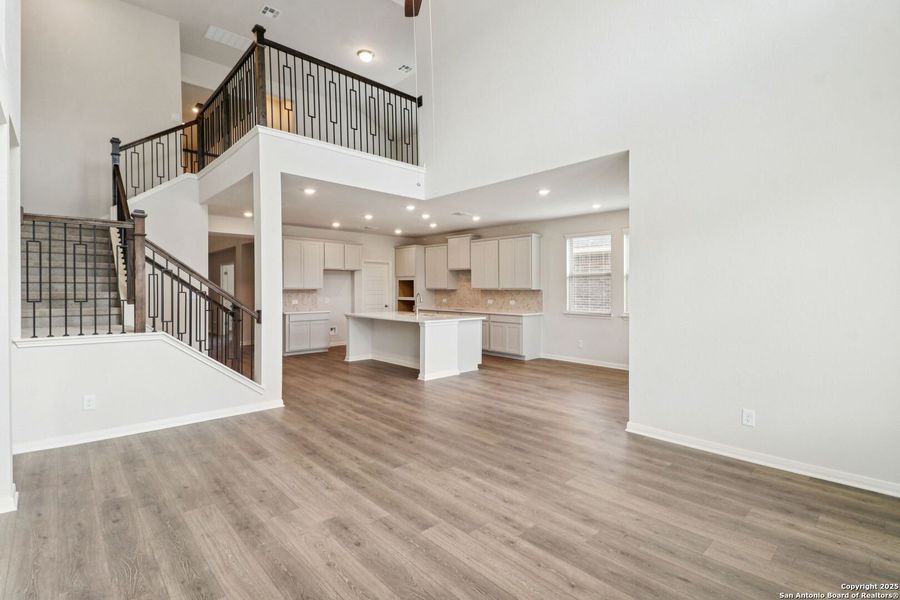Spacious, unfurnished interior of a new home in Fox Falls, Boerne (Image 31). Spacious, unfurnished interior of a new home in Fox Falls, Boerne (Image 31).