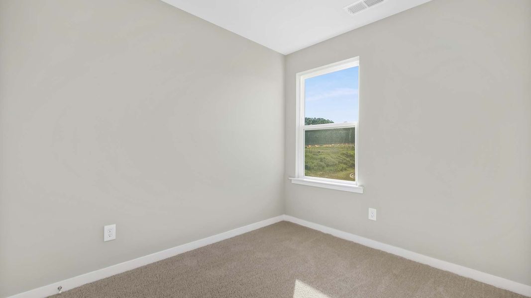 Spacious, unfurnished interior of a new home in Clark Creek Landing, Lincolnton (Image 14).