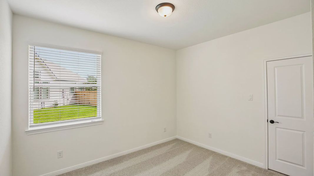 Spacious, unfurnished interior of a new home in Woodforest, Montgomery (Image 20).