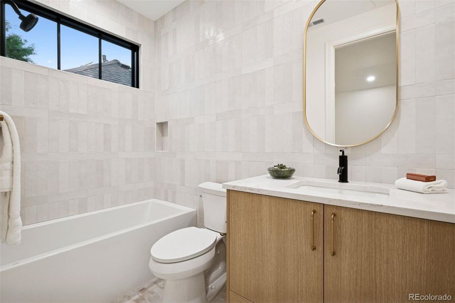 Upstairs secondary bath