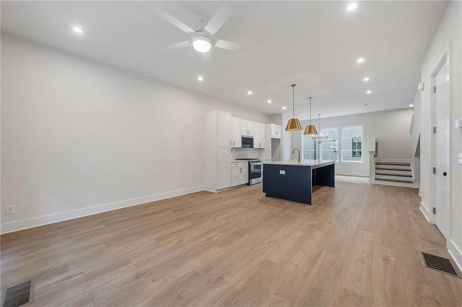 Spacious, unfurnished interior of a new home in , Atlanta (Image 18).