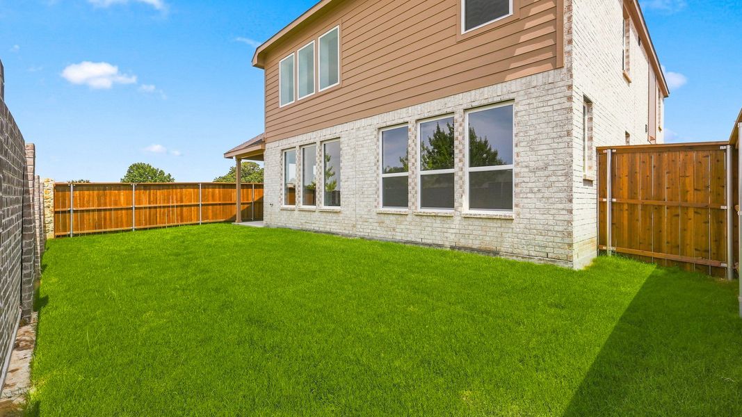 Exterior details and patio area of a home in Taylor Estates, Corinth (Image 23).