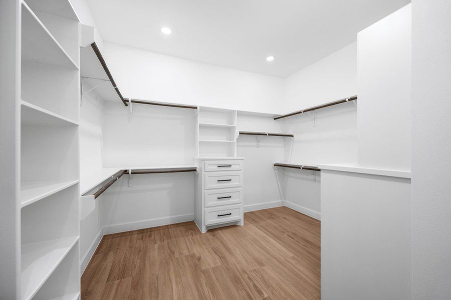 Spacious, unfurnished interior of a new home in , Hempstead (Image 24). Spacious, unfurnished interior of a new home in , Hempstead (Image 24).