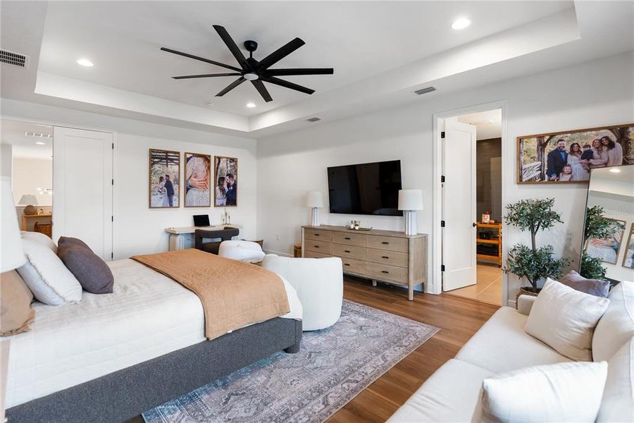 Furnished interior view inside a new home in , Bradenton (Image 41).