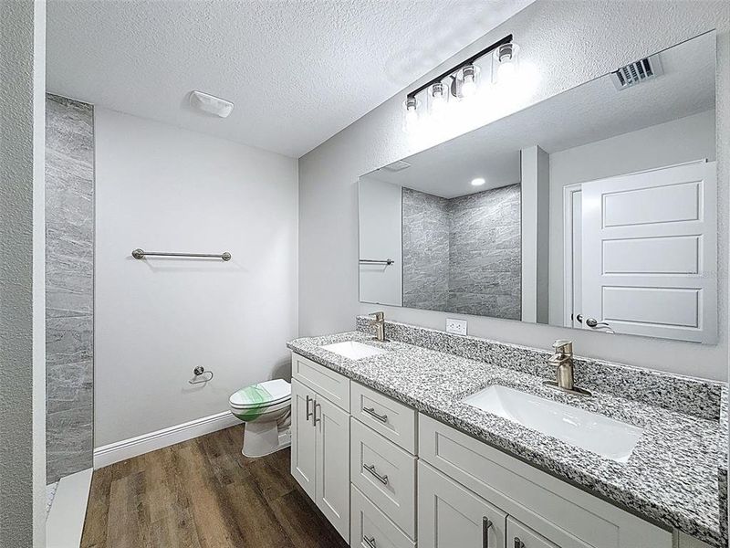 Furnished interior view inside a new home in , Dunnellon (Image 9).
