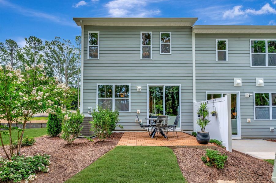 Representative exterior details of a home built from the Vienna by Mattamy Homes in Ashmore Townes, Garner (Image 3).