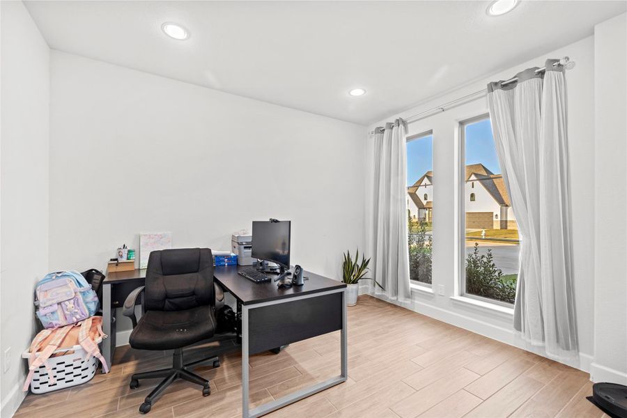 Furnished interior view inside a new home in Fulbrook On Fulshear Creek 60', Fulshear (Image 8). Furnished interior view inside a new home in Fulbrook On Fulshear Creek 60', Fulshear (Image 8).