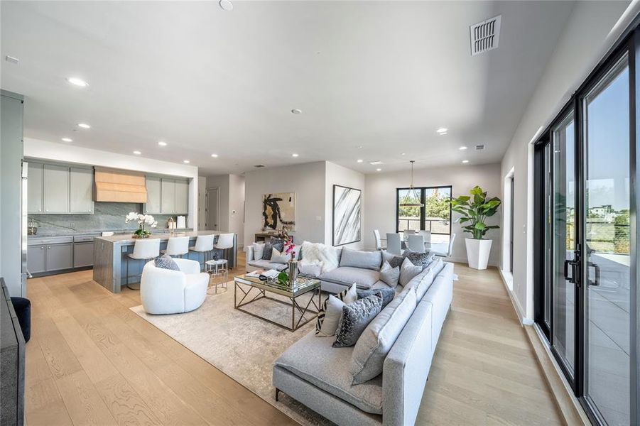 Furnished interior view inside a new home in , Dallas (Image 16).