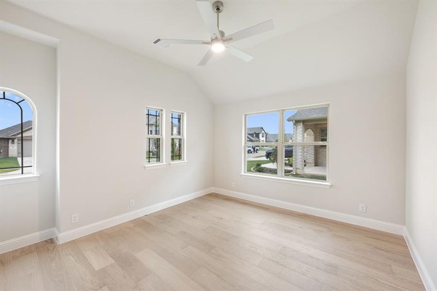 Spacious, unfurnished interior of a new home in Hampton Park, Glenn Heights (Image 26).