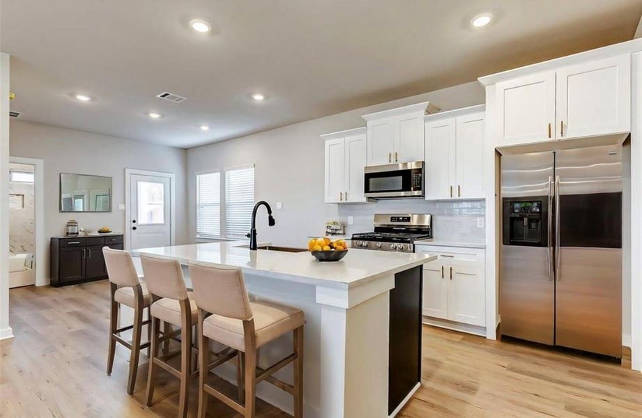 Furnished interior view inside a new home in Glendale Lakes, Rosharon (Image 7). Furnished interior view inside a new home in Glendale Lakes, Rosharon (Image 7).