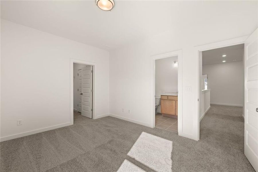 Spacious, unfurnished interior of a new home in , Gainesville (Image 48).