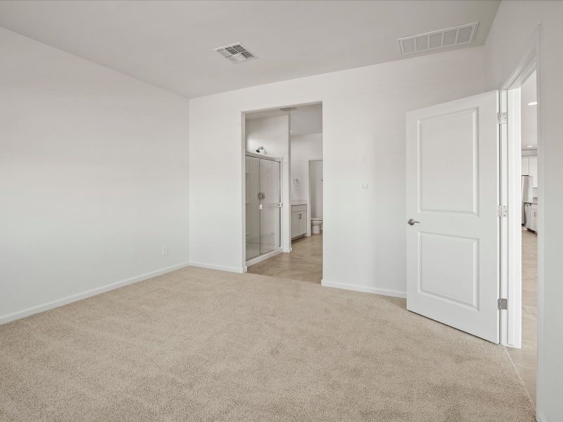 Spacious, unfurnished interior of a new home in Rincon Crest at Rocking K, Tucson (Image 13).