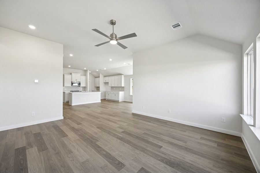 Representative unfurnished interior of a home built from the The Alamo by Lillian Custom Homes in Freeman Farm, Kaufman (Image 26). Representative unfurnished interior of a home built from the The Alamo by Lillian Custom Homes in Freeman Farm, Kaufman (Image 26).