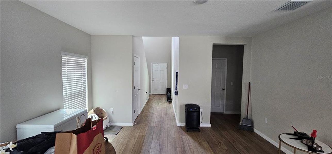 Image 7 of a home in Pasadena Point.