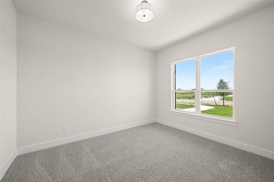Spacious, unfurnished interior of a new home in The Ranch at Stone Hill, Waxahachie (Image 20).