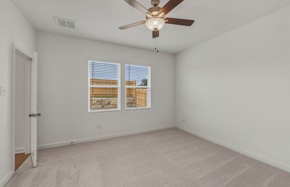 Spacious, unfurnished interior of a new home in County View, Temple (Image 15).