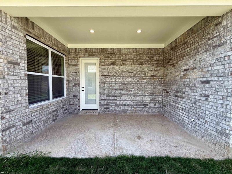 Exterior details and patio area of a home in Lockwood, Collierville (Image 3).