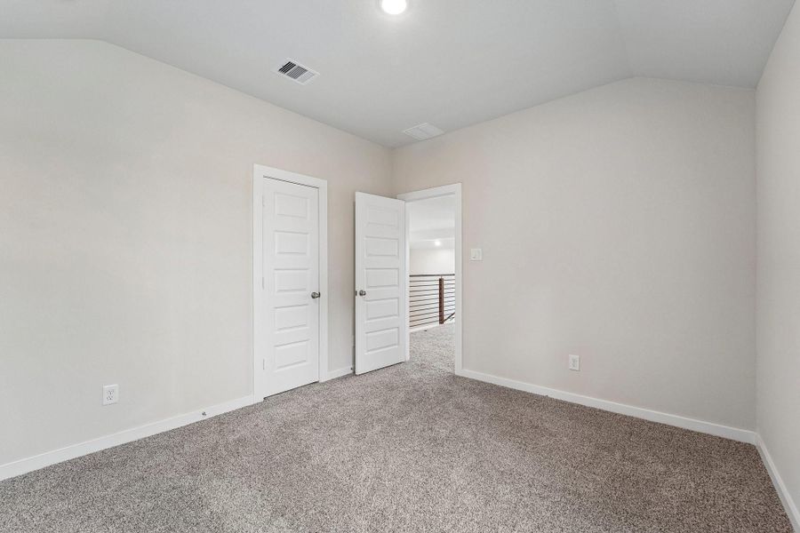 Spacious, unfurnished interior of a new home in Cielo, Conroe (Image 20).