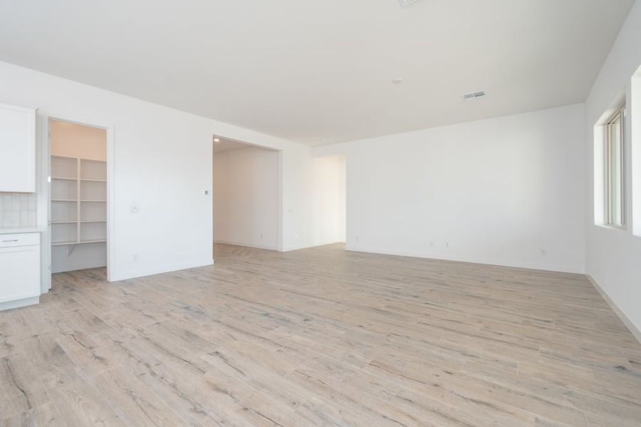 Spacious, unfurnished interior of a new home in Revana at Soleo, San Tan Valley (Image 19).