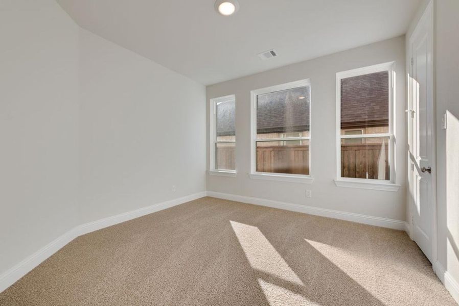 Spacious, unfurnished interior of a new home in Somercrest, Midlothian (Image 33).