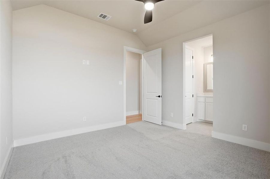 Spacious, unfurnished interior of a new home in Aledo Heights - Aledo ISD, Annetta South (Image 31).