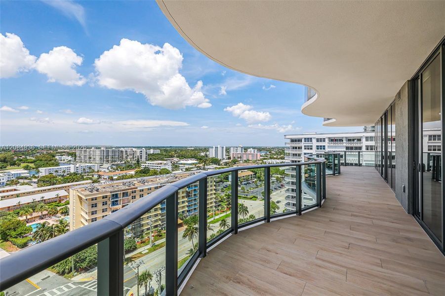 Condo located in Pompano Beach, FL showcasing its design and architecture (Image 23).