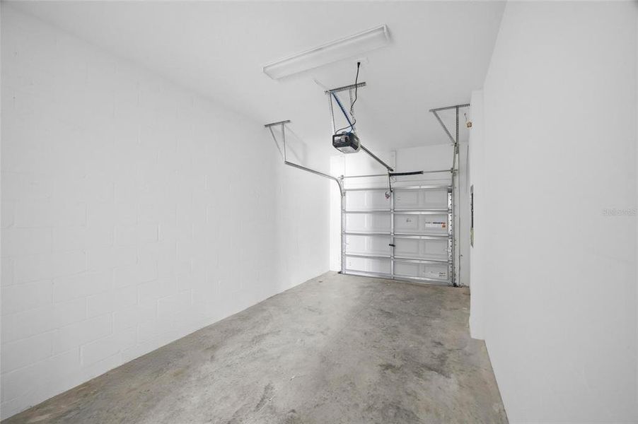 Spacious, unfurnished interior of a new home in , San Antonio (Image 21).