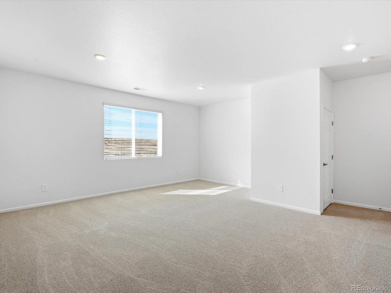 Spacious, unfurnished interior of a new home in , Windsor (Image 16).