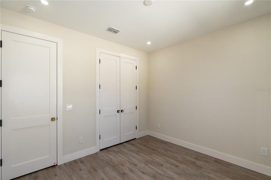 Spacious, unfurnished interior of a new home in , Tampa (Image 26).