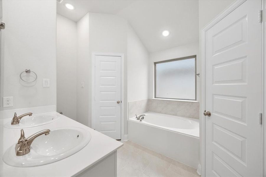Furnished interior view inside a new home in Fox Landing, Caddo Mills (Image 11).